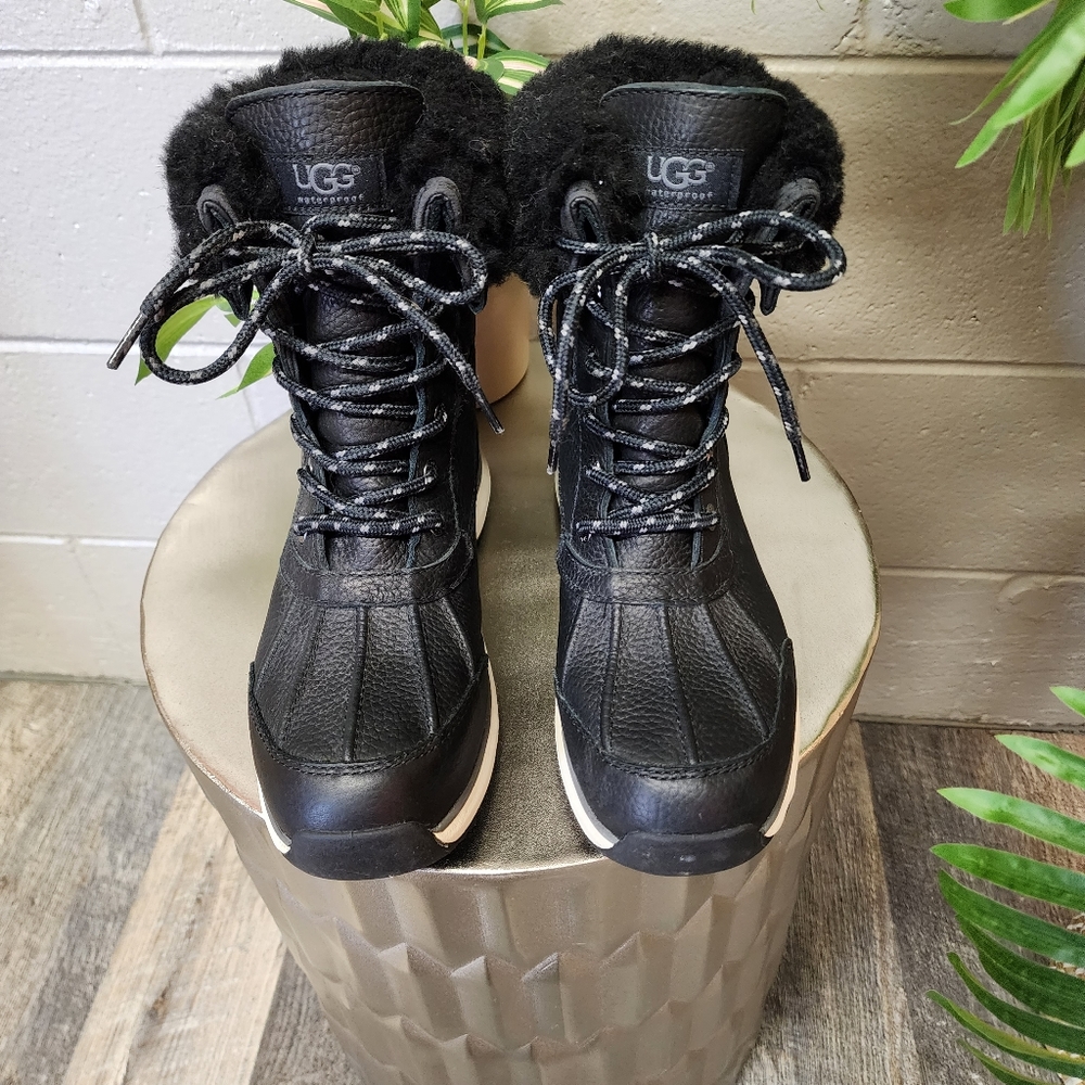 UGG ADIRONDACK III QUILT BLACK BOOTS Size 7.5